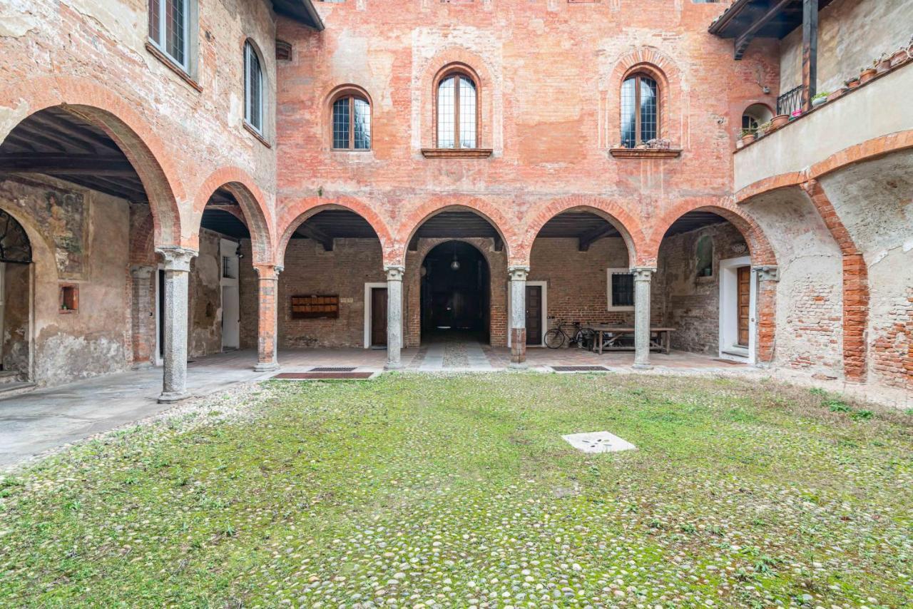 파비아 House Of Foscolo - Palazzo Cornazzani - By Host4U 아파트 외부 사진