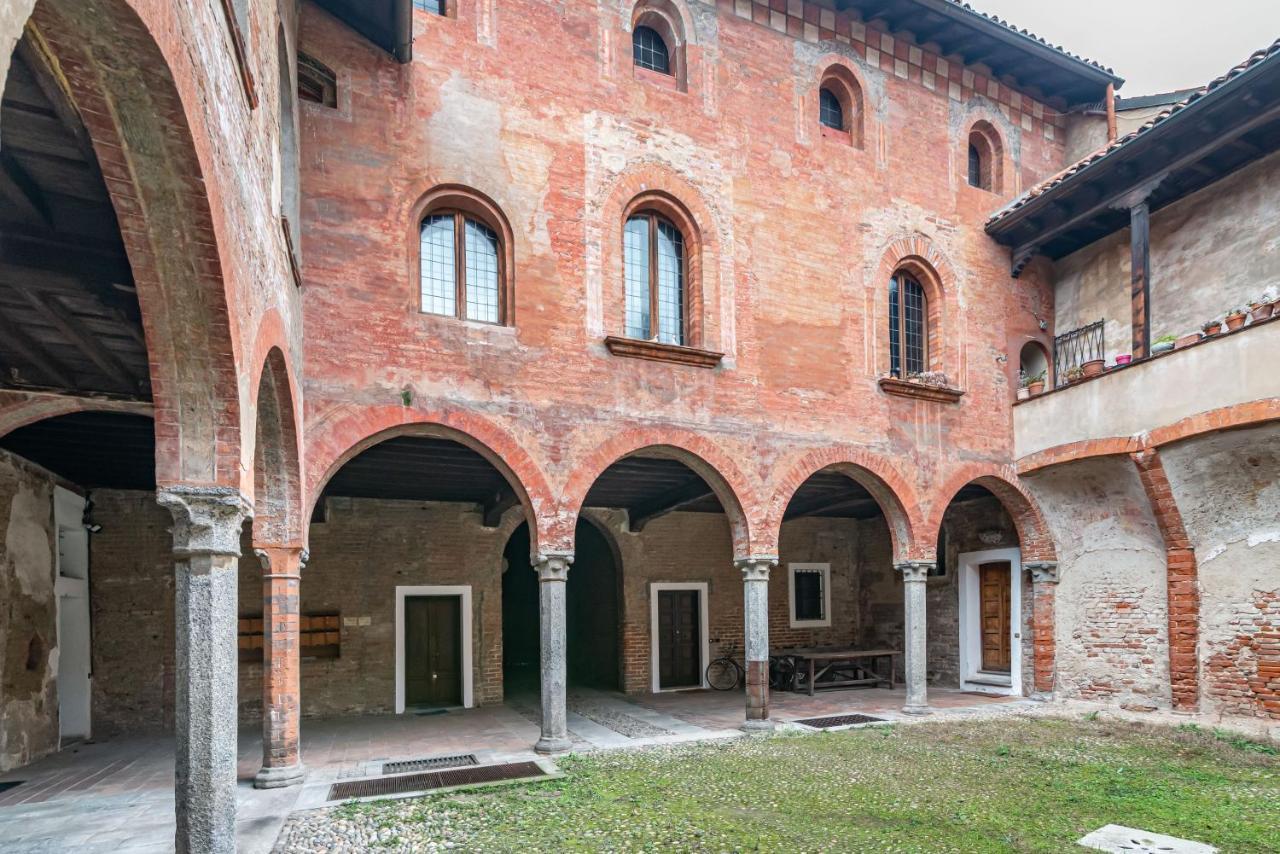 파비아 House Of Foscolo - Palazzo Cornazzani - By Host4U 아파트 외부 사진
