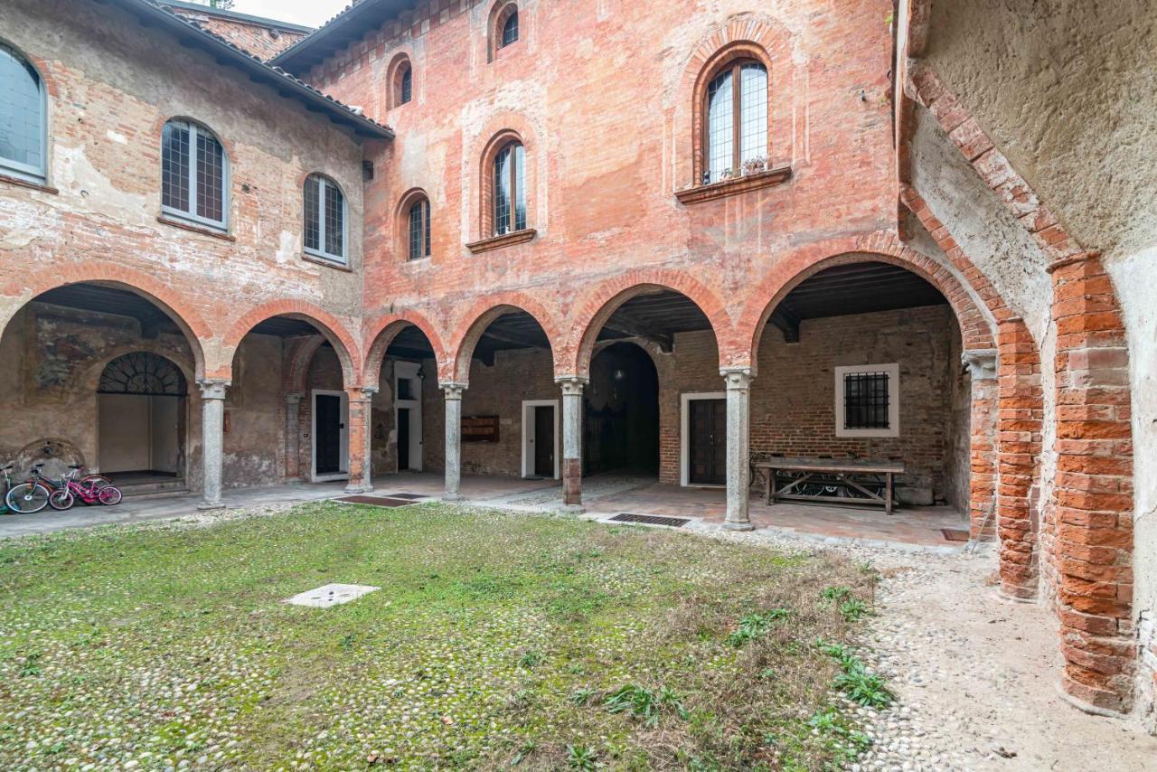 파비아 House Of Foscolo - Palazzo Cornazzani - By Host4U 아파트 외부 사진