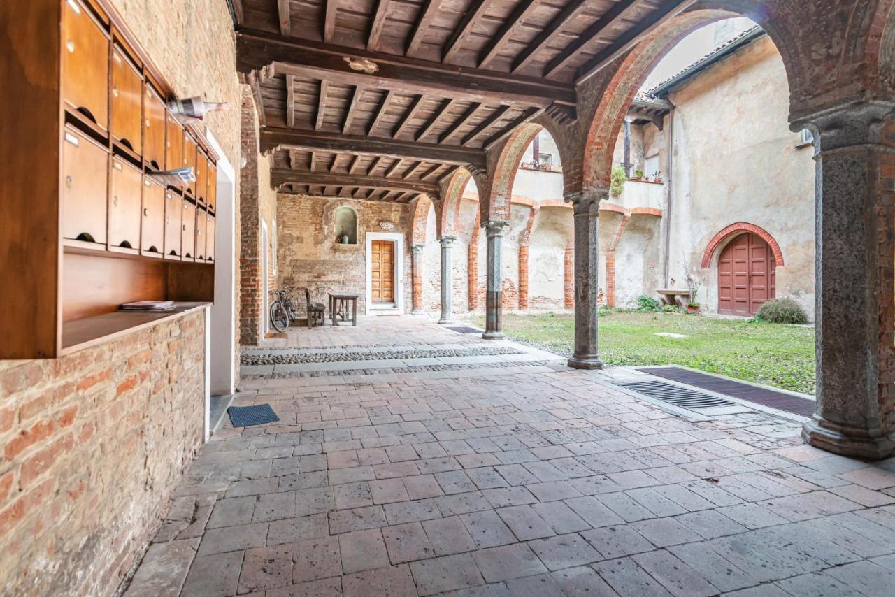 파비아 House Of Foscolo - Palazzo Cornazzani - By Host4U 아파트 외부 사진