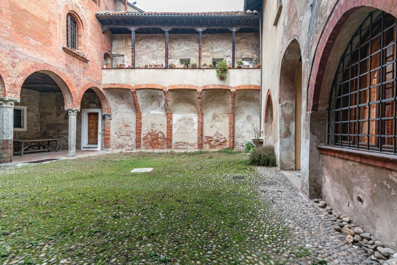 파비아 House Of Foscolo - Palazzo Cornazzani - By Host4U 아파트 외부 사진