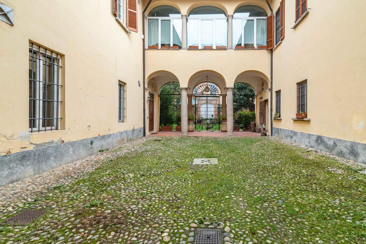 파비아 House Of Foscolo - Palazzo Cornazzani - By Host4U 아파트 외부 사진
