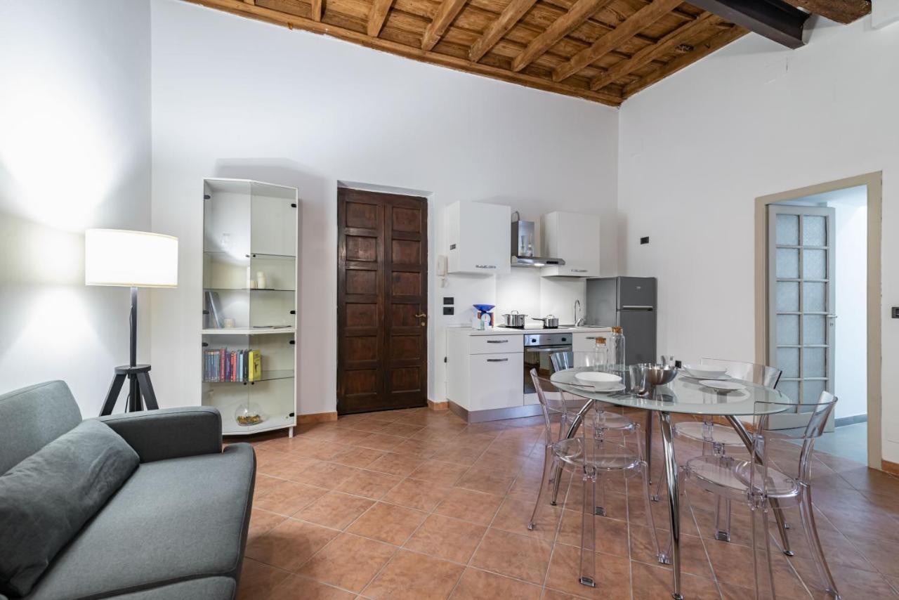 파비아 House Of Foscolo - Palazzo Cornazzani - By Host4U 아파트 외부 사진